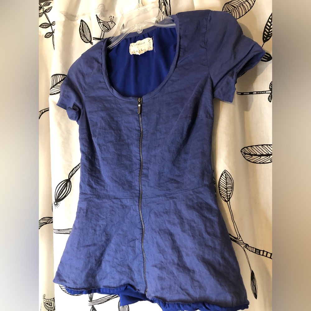 Nicole Miller Artelier Blue Zipper Front Top